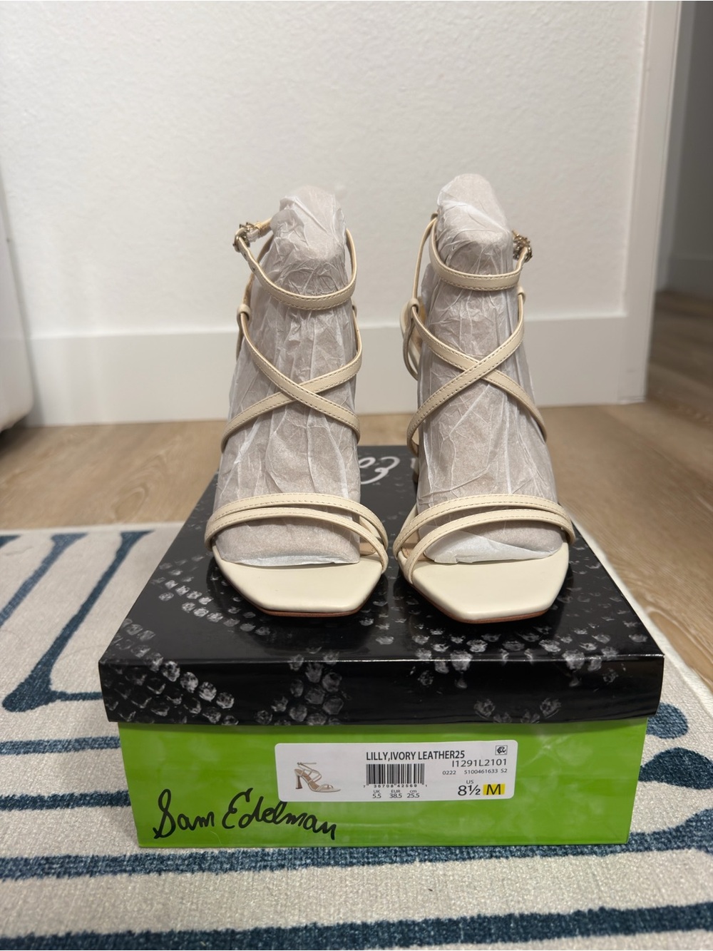 NEVER WORN: Sam Edelman Lilly Ivory Leathers 8.5 - Picture 4 of 7